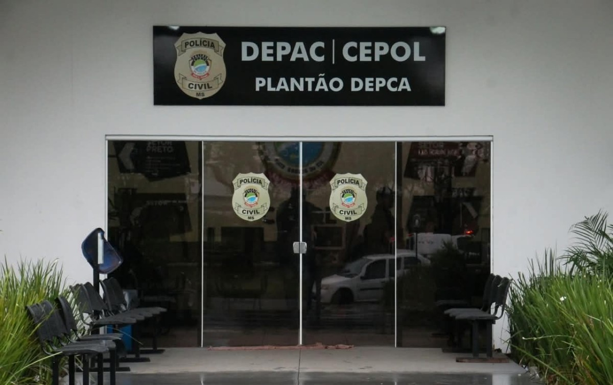 Mulheres são presas e adolescentes resgatadas em casa de prostituição