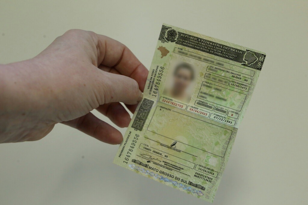 Golpistas criam site falso e cobram altas taxas para quem busca 1ª CNH