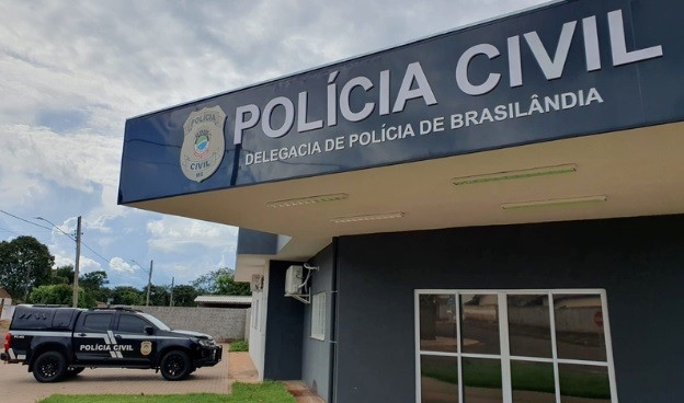 Suspeitos de latrocínio são presos após fugirem com carro da vítima