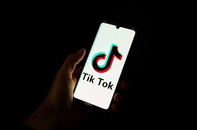 Brasil multa TikTok em R$ 153,7 mi por falhas em dados de adolescentes