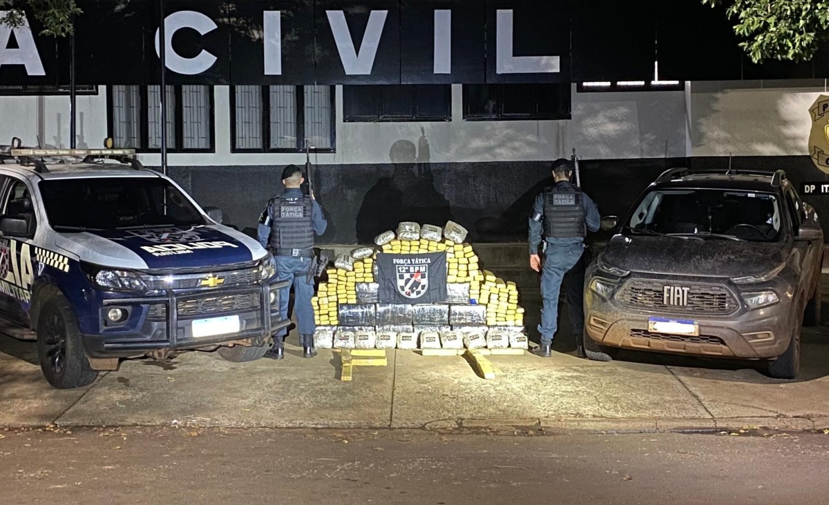 Na BR-487 em Itaquiraí, homem é preso com Fiat Toro carregado com quase meia tonelada de drogas 