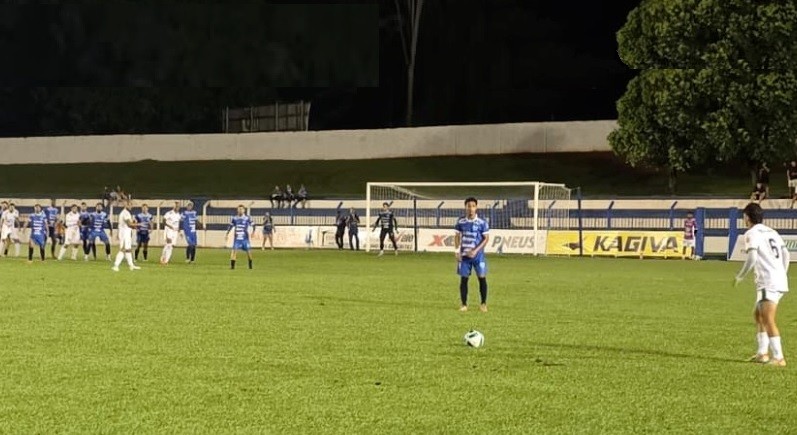 Bataguassu vence nos pênaltis e elimina Ivinhema do Estadual