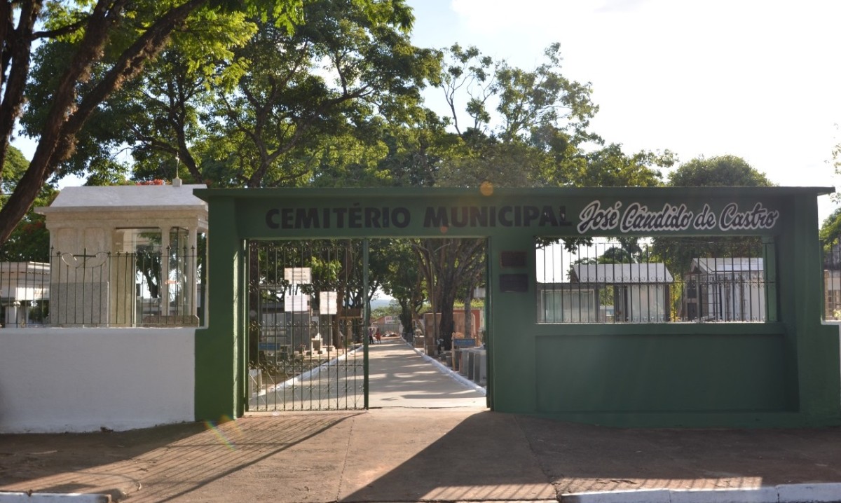 Tentativa de furto de placas de bronze em cemitério de Naviraí, termina com homem preso