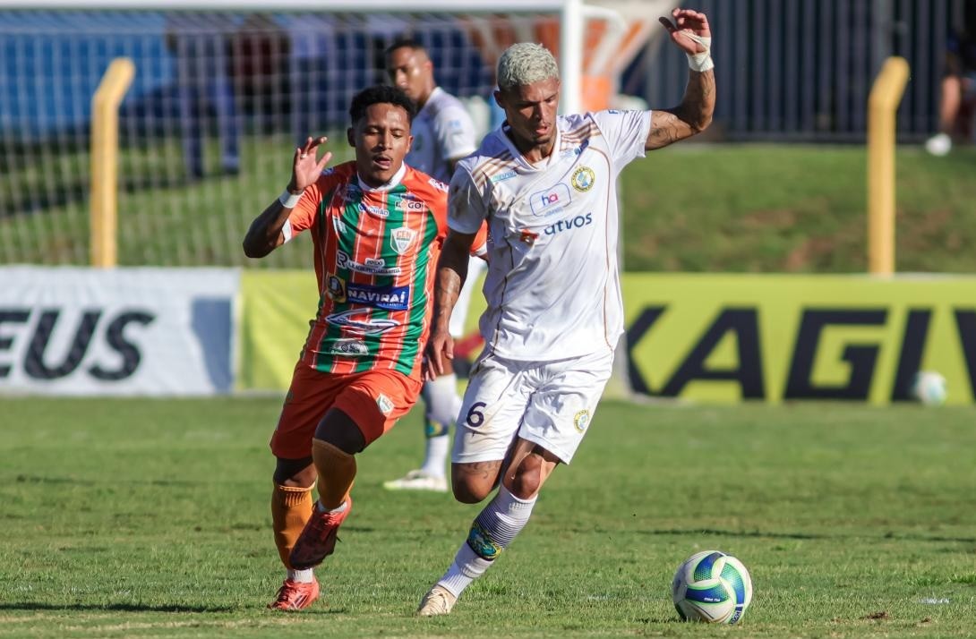 Naviraiense empata com CREC e se isola na liderança do Campeonato Sul-Mato-Grossense