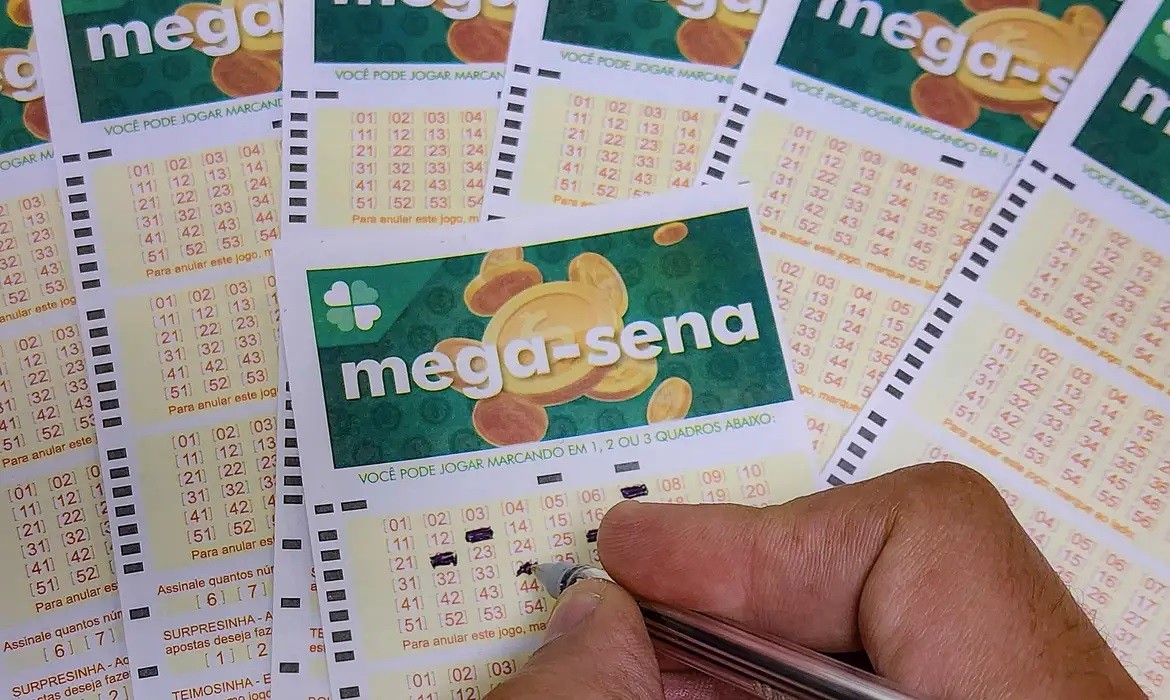 Mega-Sena acumula e prêmio vai a R$ 13 milhões; quina saiu para 23