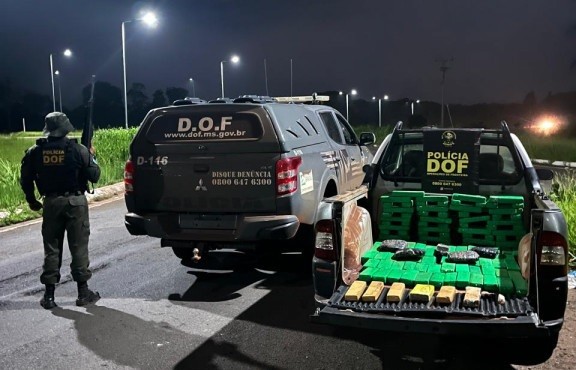 Homem é preso tranportando 100 quilos de maconha em fundo falso de Fiat Strada