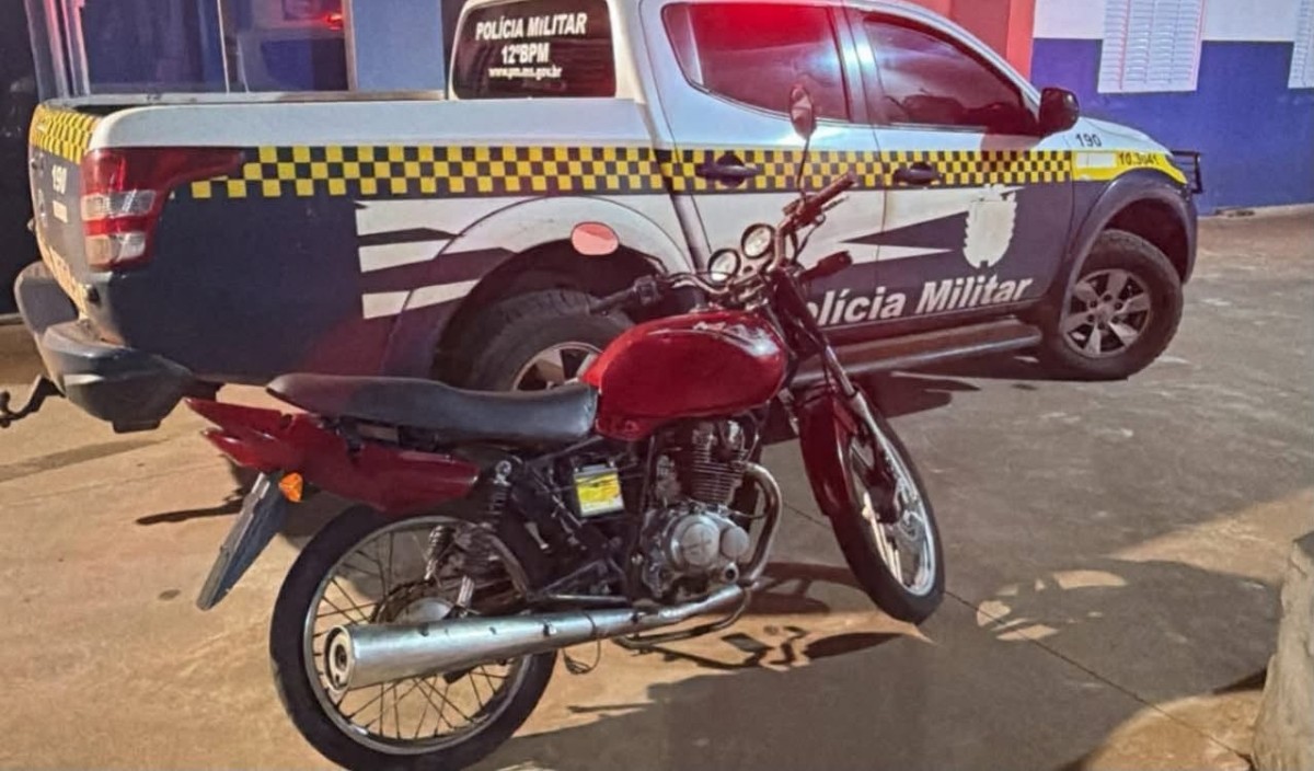 Em Naviraí, adolescente de 17 anos tenta fugir de abordagem da PM, bate moto e sofre escoriações