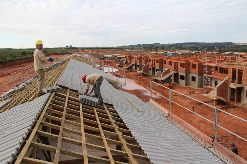Naviraí acelera projetos habitacionais e garante 80 novos apartamentos