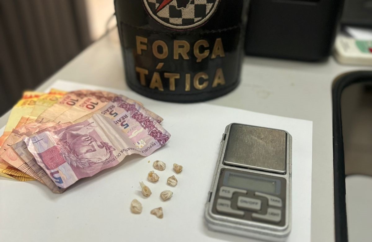 No Vila Nova em Naviraí, PM apreende adolescente de 16 anos por tráfico de drogas