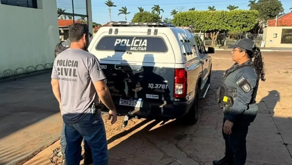 Criança pede ajuda na delegacia ao ver mãe ser agredida pelo padrasto