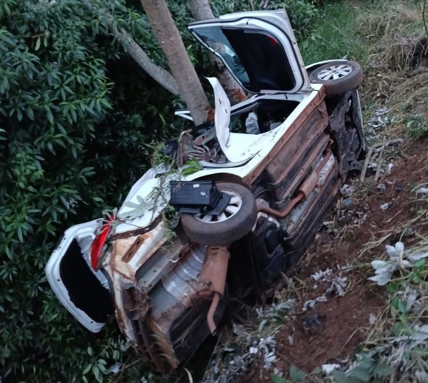 Na BR-163 em Naviraí, colisão entre caminhão e HB20 deixa motorista ferido