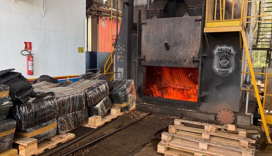 Polícia Civil de Itaquiraí incinera aproximadamente 1 tonelada de drogas 