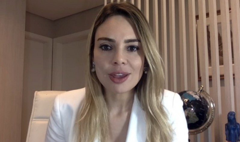 Vídeo: Rachel Sheherazade é dispensada do SBT por e-mail