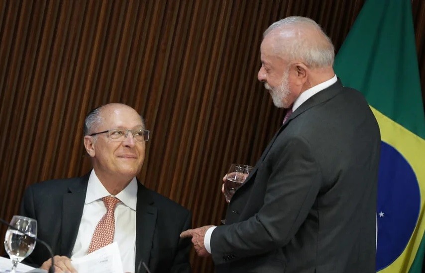 Lula confirma Alckmin como seu vice na chapa pela reeleição