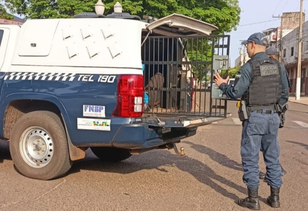 No centro de Naviraí, PM detém homem portando faca e encaminha à 1ª DP