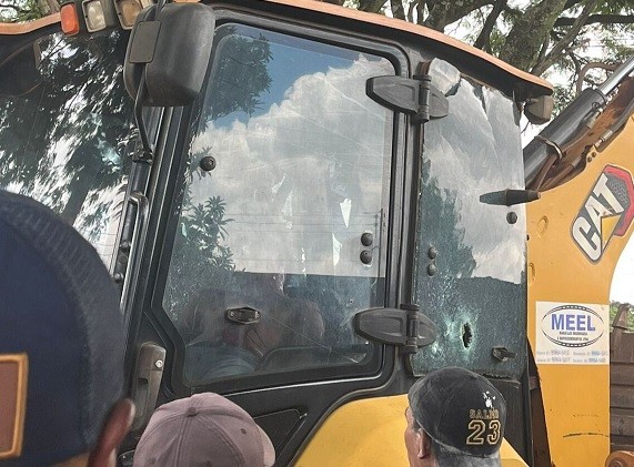 Trabalhador é morto a tiros dentro de retroescavadeira em Ponta Porã