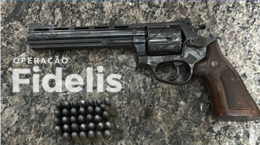 PF bloqueia R$ 4 milhões em operação contra clã familiar