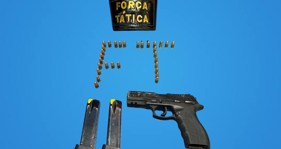 Na mira do Comando Vermelho, dupla é presa com pistola e 30 munições