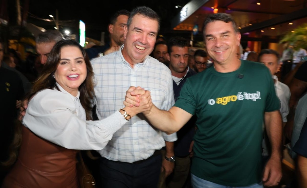 Mara Caseiro prestigia visita de Flávio Bolsonaro e reforça defesa do agro e dos valores da direita em MS