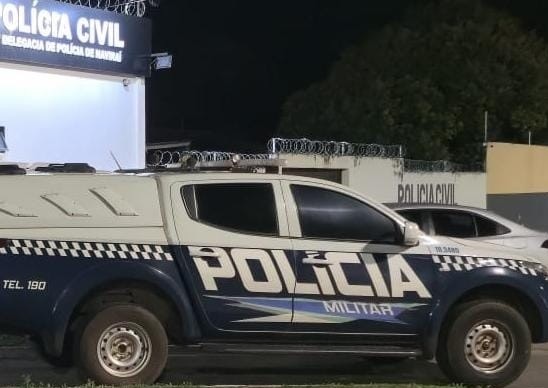 PM de Naviraí prende dupla por ameaça e porte ilegal de arma em conveniência 